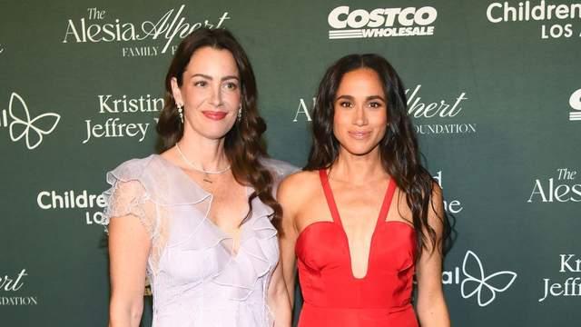 有消息称，梅根强迫工作人员进屋前先宣布其头衔，让其他人回避