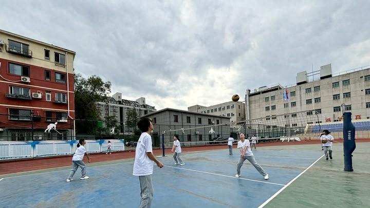 北京出台“体育八条”，“能出汗”的校园体育该如何保障？