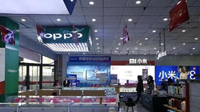 技术逆袭：小米增速领跑全球，苹果遇冷：iPhone16创新乏力跌9%