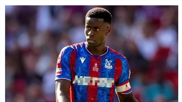 与皇马抢人！巴萨盯上英超25岁铁卫：身价5500万 明年0元购