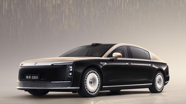 9月，国产豪华轿车尊界 S800 登顶销量榜首