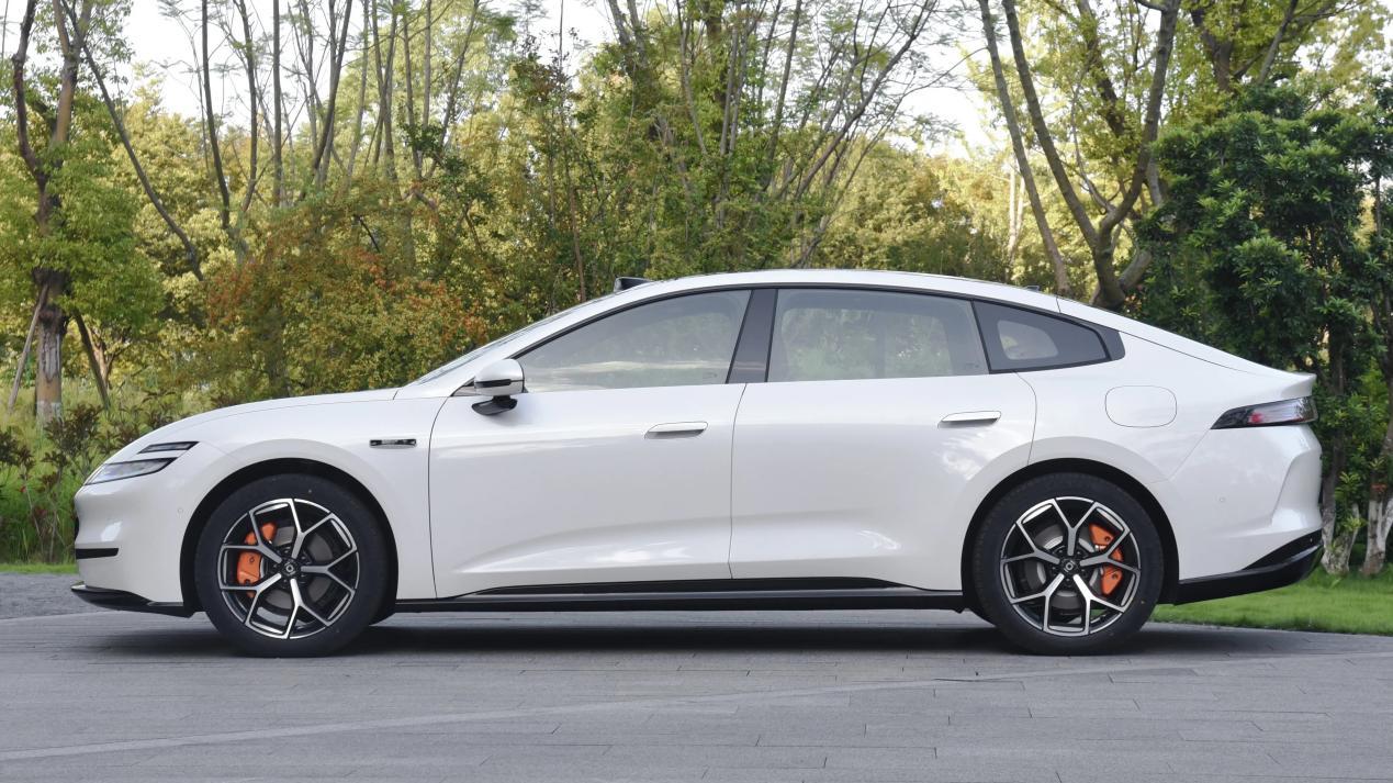 长安启源A06正式上市，对比小鹏M03，谁更出众？