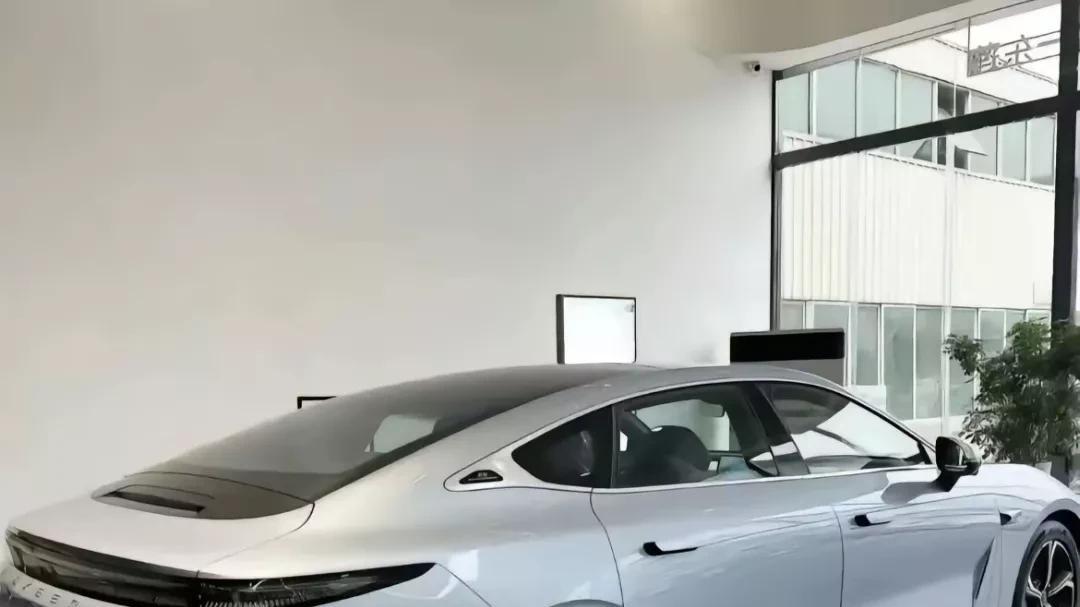 海南三亚见证星纪元ES增程凭超强实力，成高端智能轿车“新卷王”