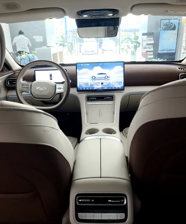 5米车长，23个大喇叭！双电机4.9秒破百！芜湖版“迈巴赫”：奇瑞风云A9L，只卖13万多，底盘吊打