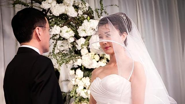 “车房都是我买，生活费我出”孙菲菲离婚宣言，撕开多少完美婚姻的假面