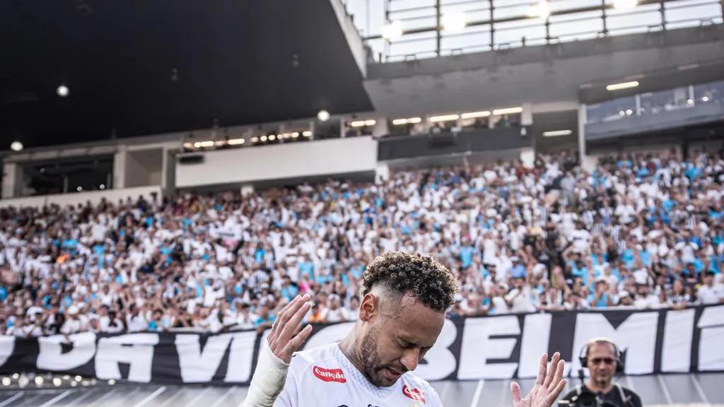 内马尔保级战上演王者归来，左膝手术后再闯世界杯最后一关