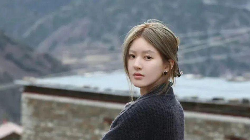 赵露思，闹事，都需要人教吗？