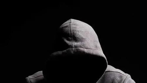 快手遭黑客入侵直播失控：混乱内容背后的网络安全深层次挑战