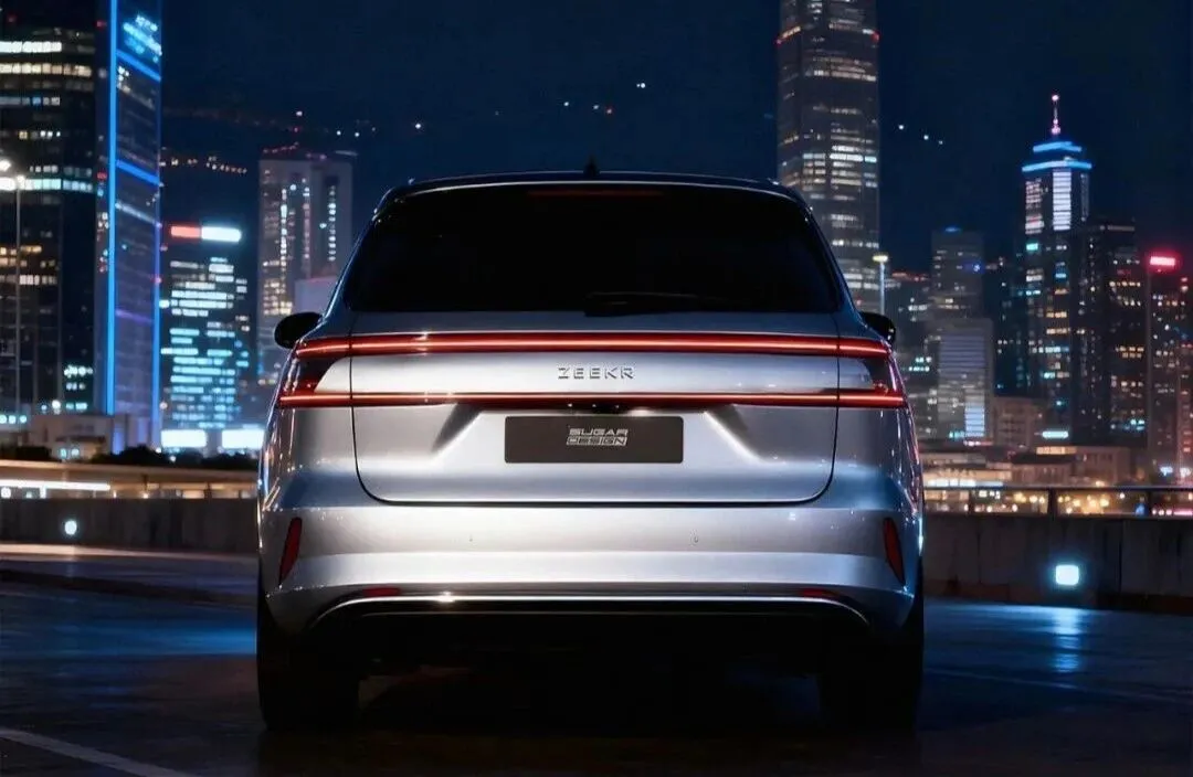 极氪8X谍照曝光！三电机+6C超充，预计40万起