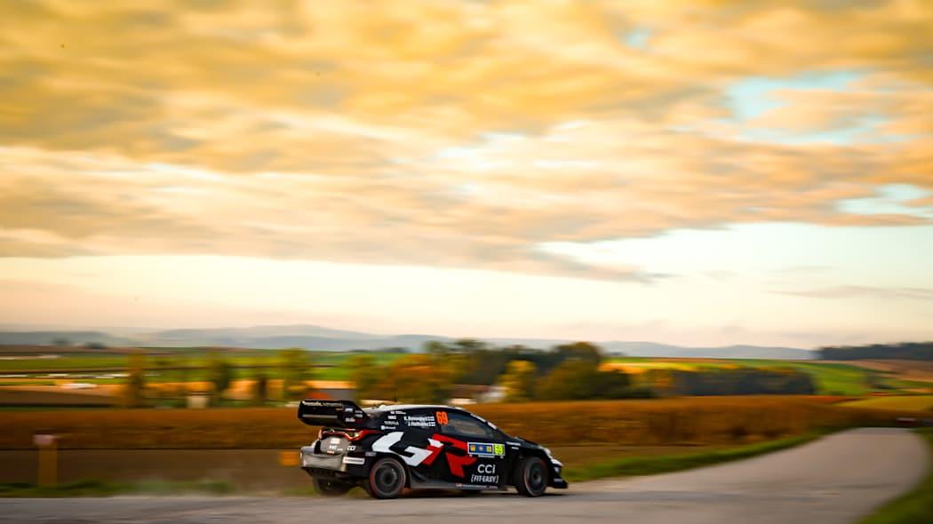 Ogier 在暮光之城揭幕战后保持微弱的 CER 领先优势