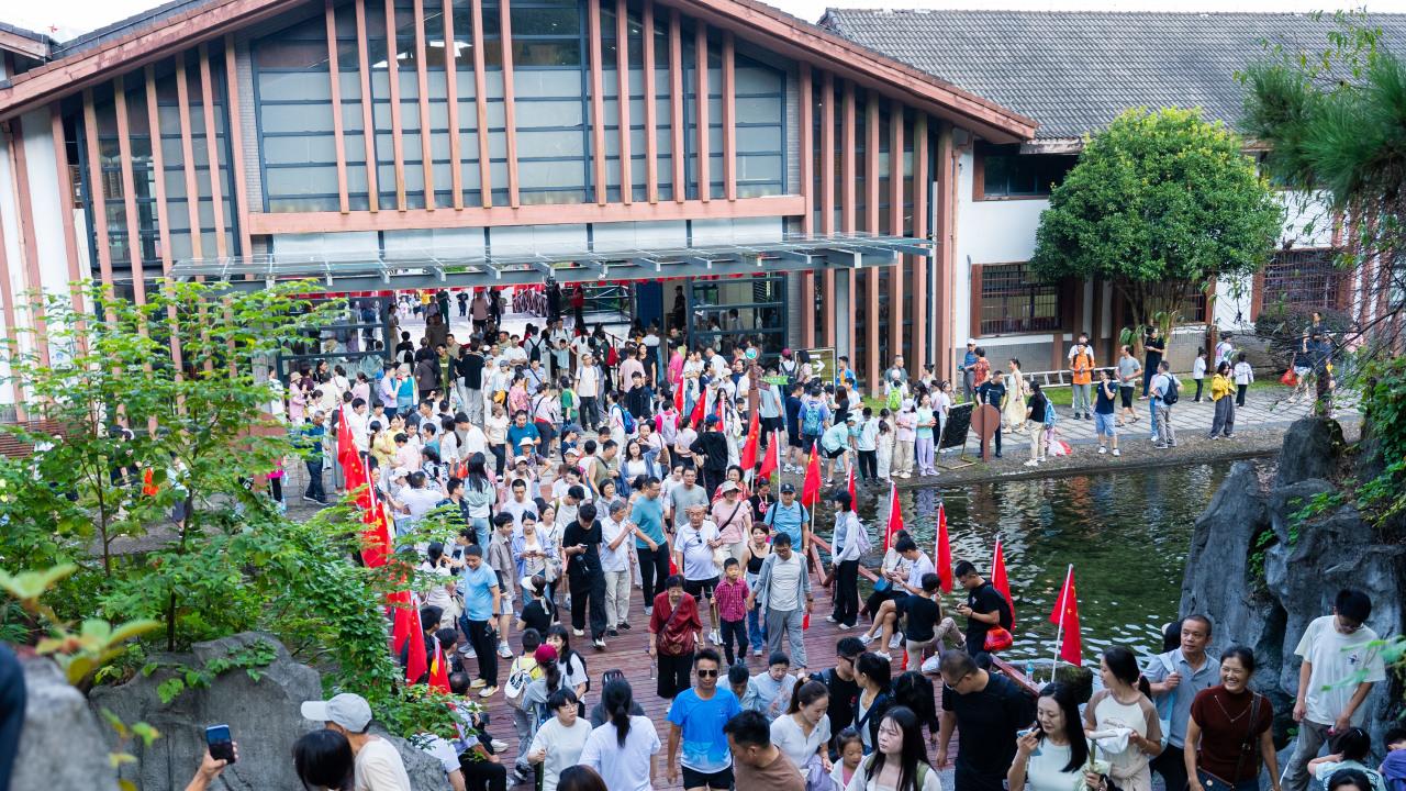 圆满收官！明月山国庆狂揽人气，仙侠烟火引爆旅游热潮