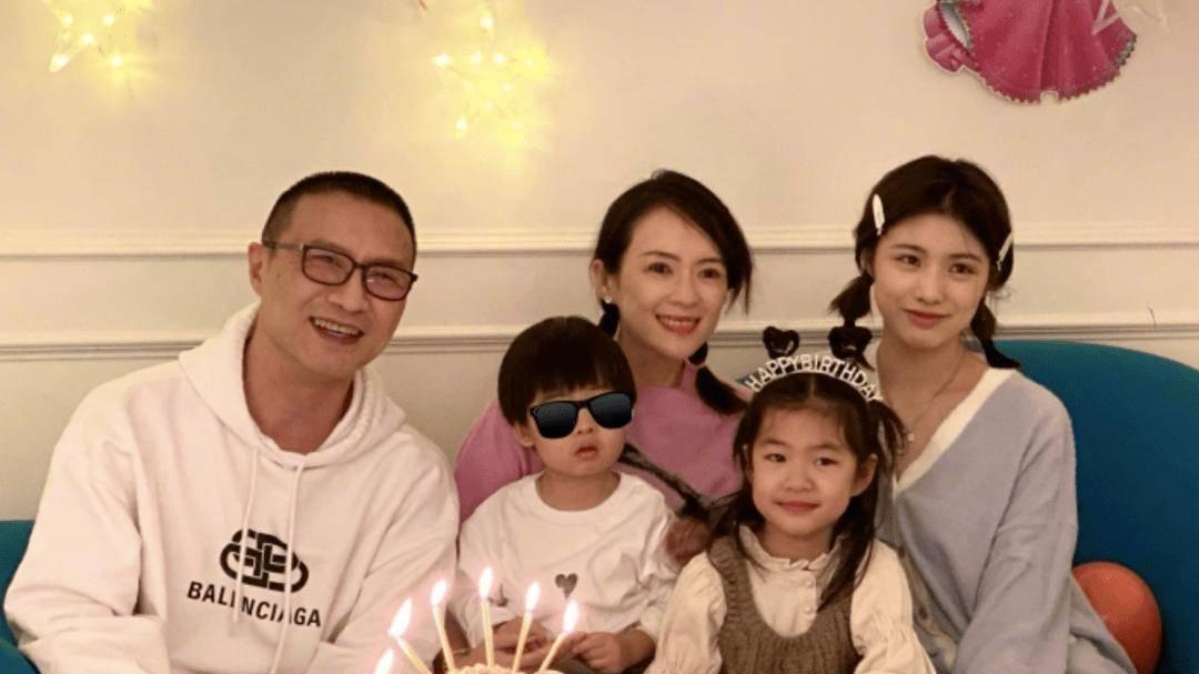 一声“妈妈”全网动容！章子怡用8年陪伴诠释：母爱，从来与血缘无关！