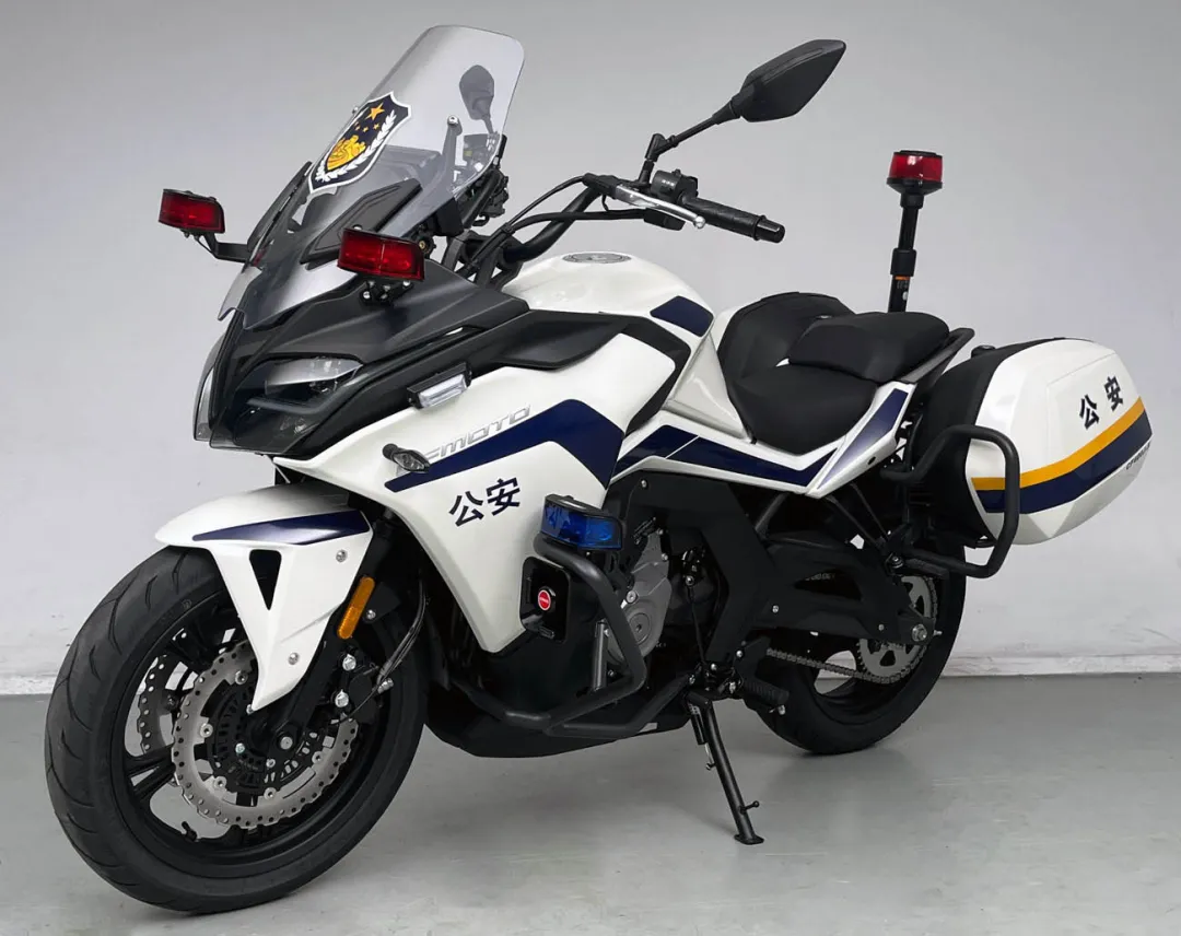 只能远看不能玩的警用车，第401批工信部同期出现三款