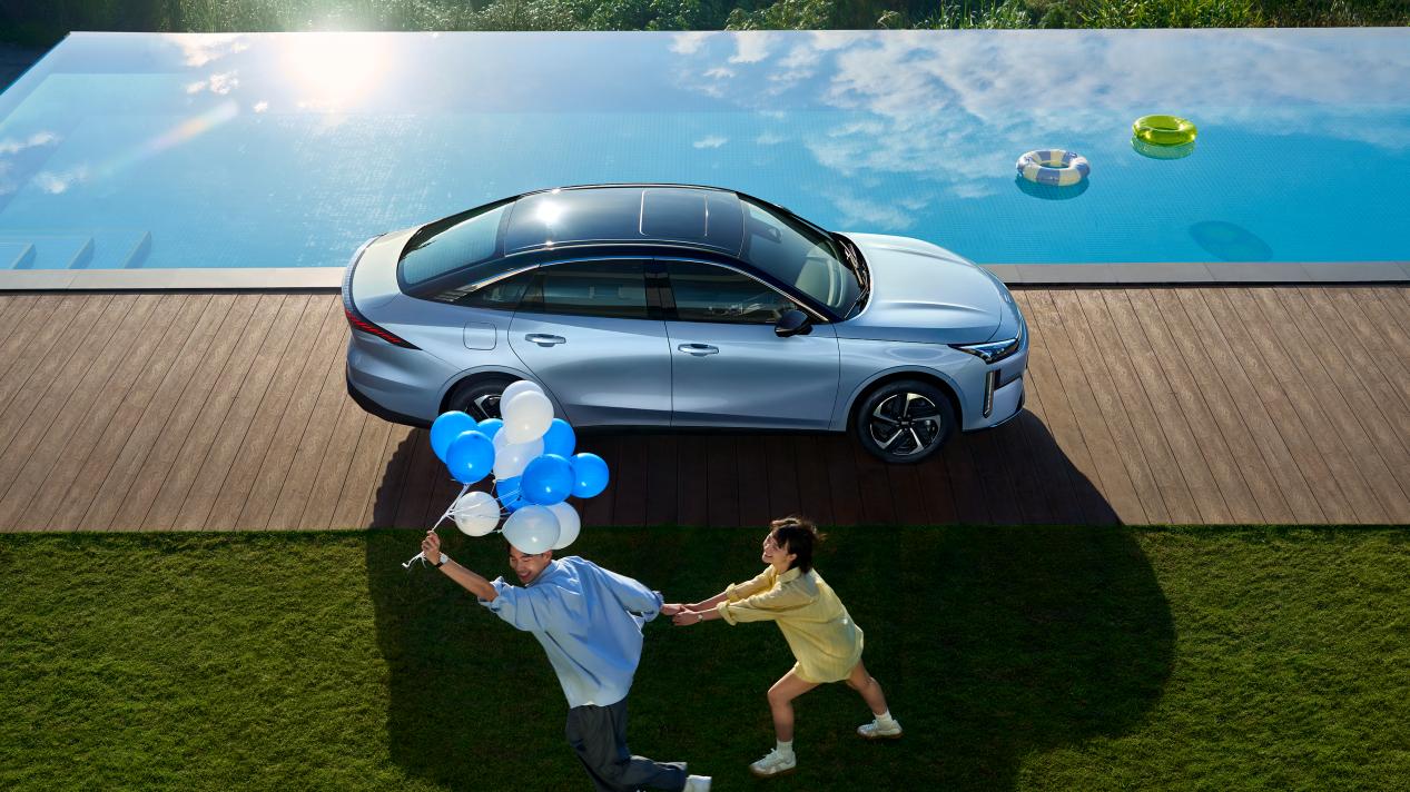 拒绝油老虎！银河 L6 EM-i让通勤党直接省出奶茶钱