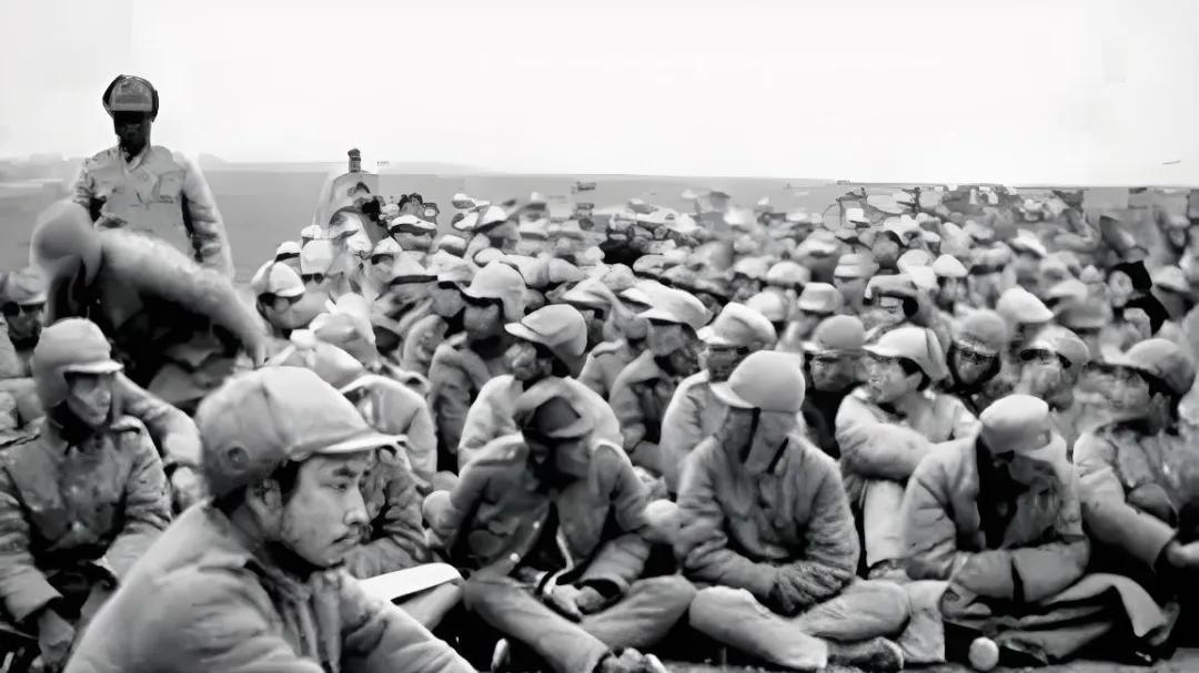 他是国军精锐五十二军的末代军长，在东北难救败局，只能远走香港