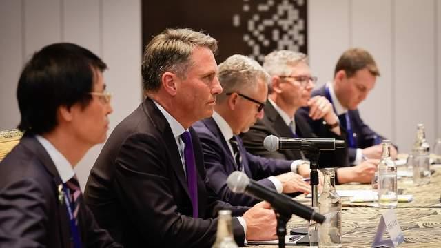 菲律宾控诉中方围观军演，派来看戏的军舰，比他们参演舰艇还要多