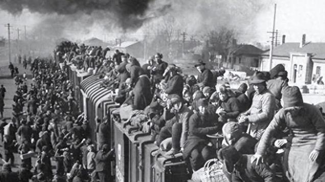 我国为何抛弃4万华人？央求哭诉也不接收，只因30年前太不是人！