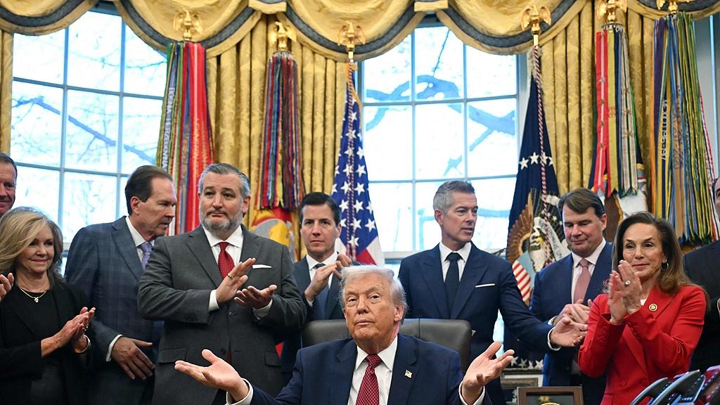 特朗普亲口证实：美军已掌握委内瑞拉全境地图，即将发动登陆作战！