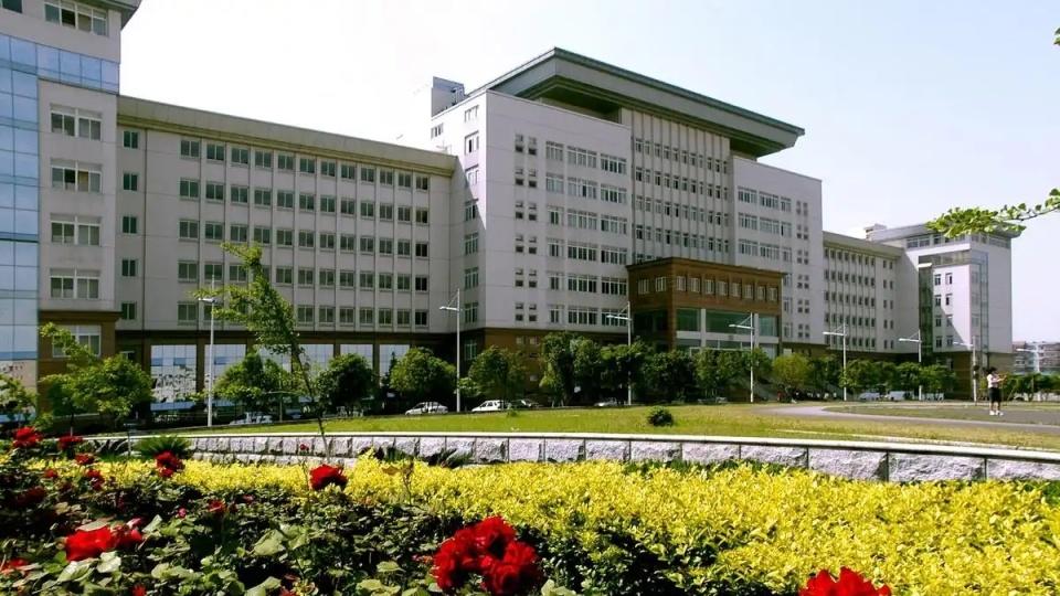 武汉理工大学和南京理工大学，谁的影响力更大一些？