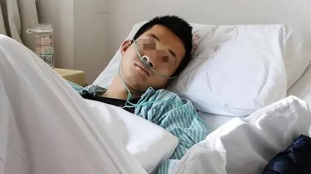 回顾：最绝望的死法：28岁医生被卡水藻20分钟，慢慢窒息而死