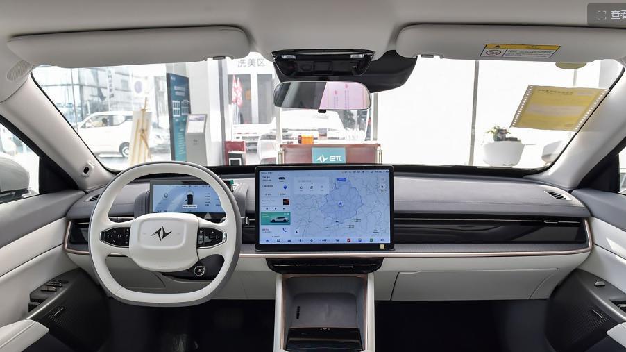 东风奕派eπ007：4880mm车长+15.6英寸悬浮屏+综合续航突破1200km