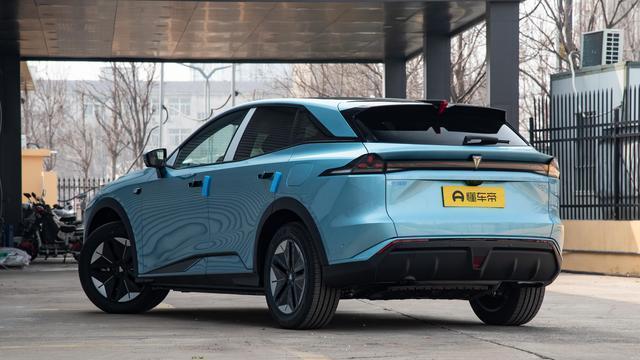 15万级混动SUV对比评测，深蓝S7与宋PLUS DM-i，谁更值得入手