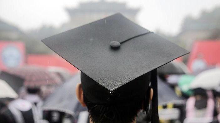 被低估的文科：崩的不是专业，是社会的耐心