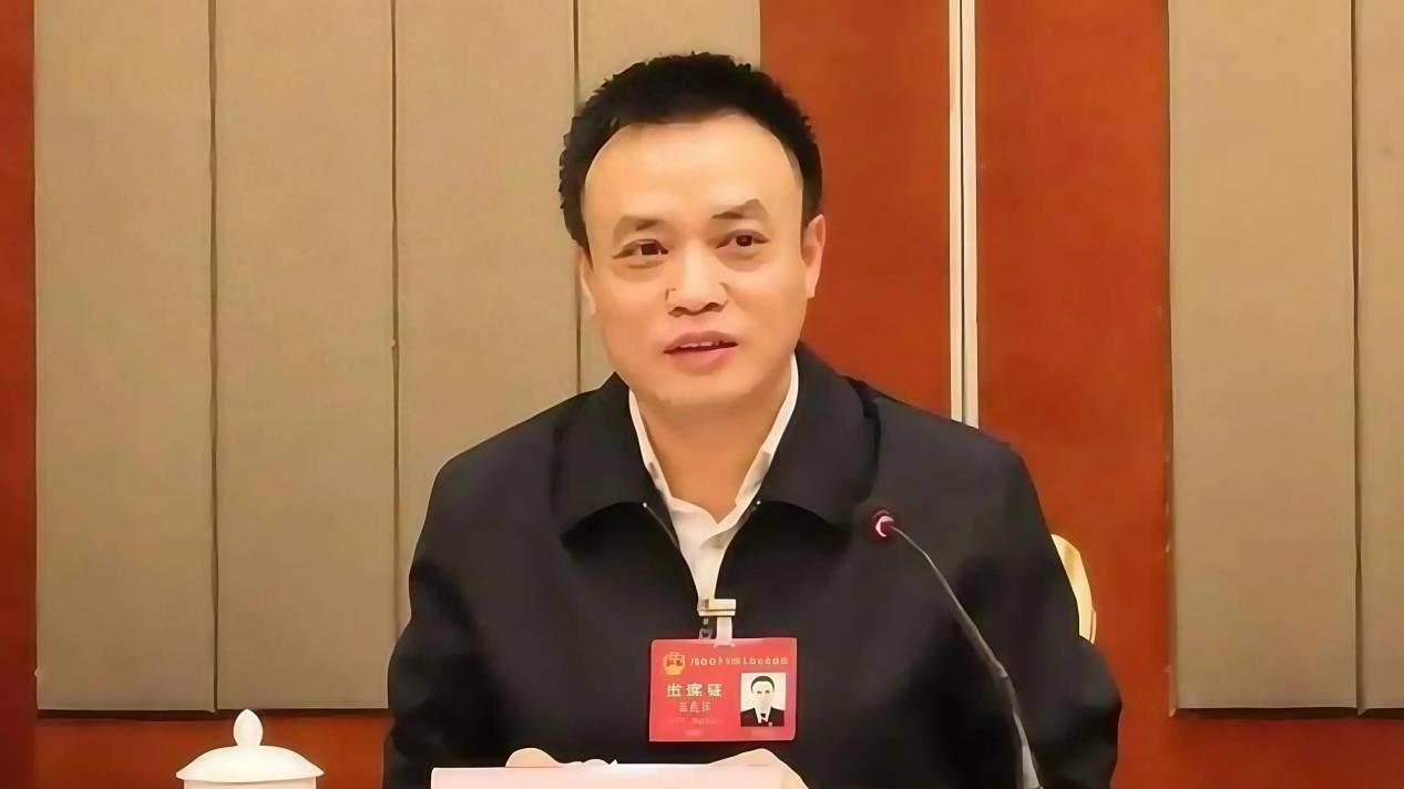 儒雅的外表，肮脏的心！湖北一厅官被立案，生活腐化是万恶之源！