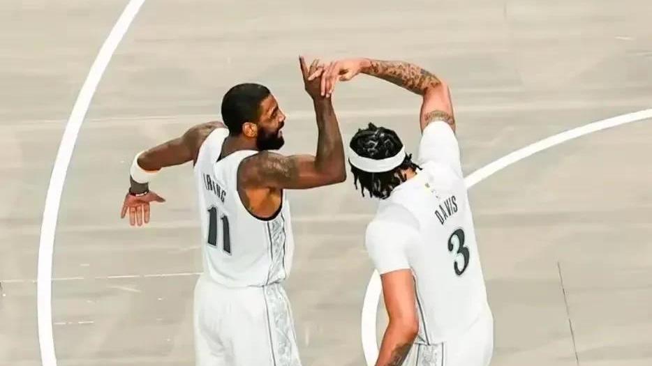 ESPN点评欧文场均27.8分+5.9板+4.2助+3.0断&比东契奇更有领导力