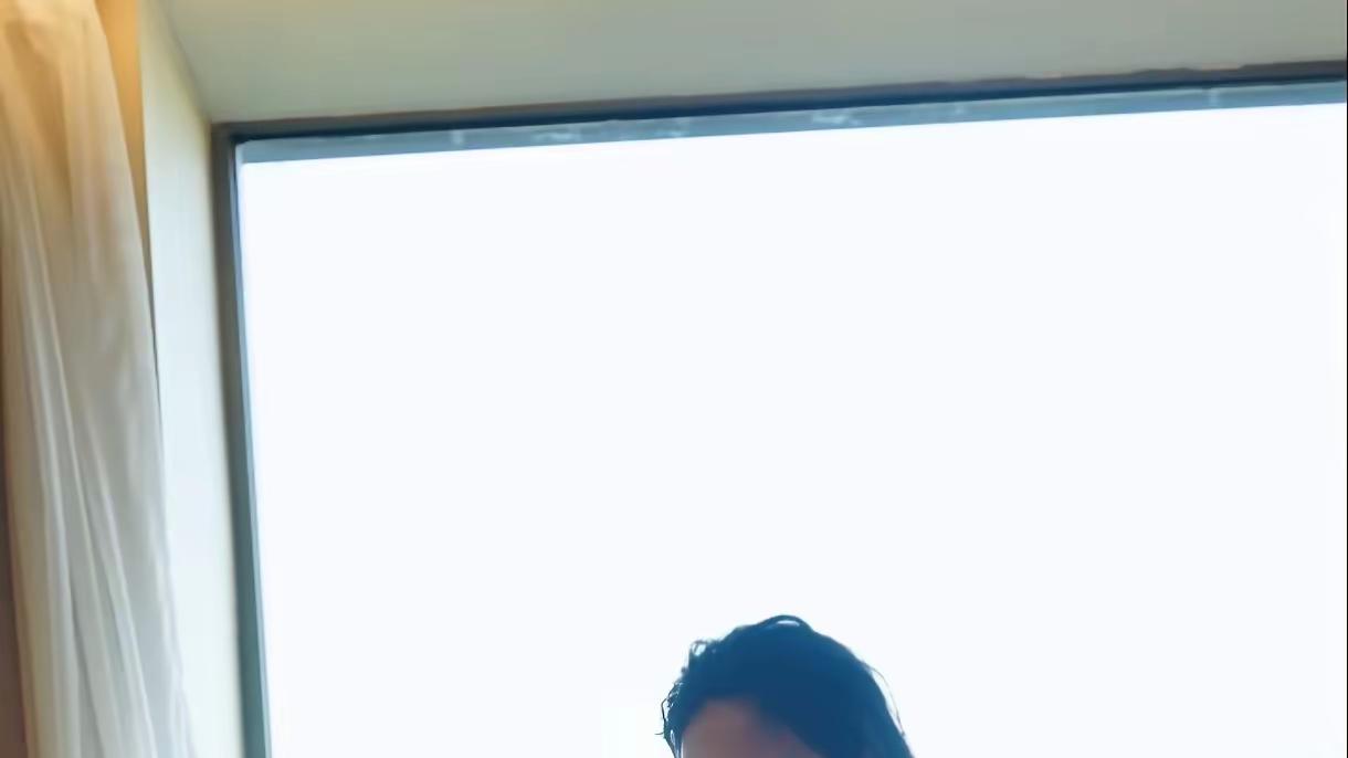 不愧是女篮第一美，王思雨晒典礼幕后照，又美又飒气质太强