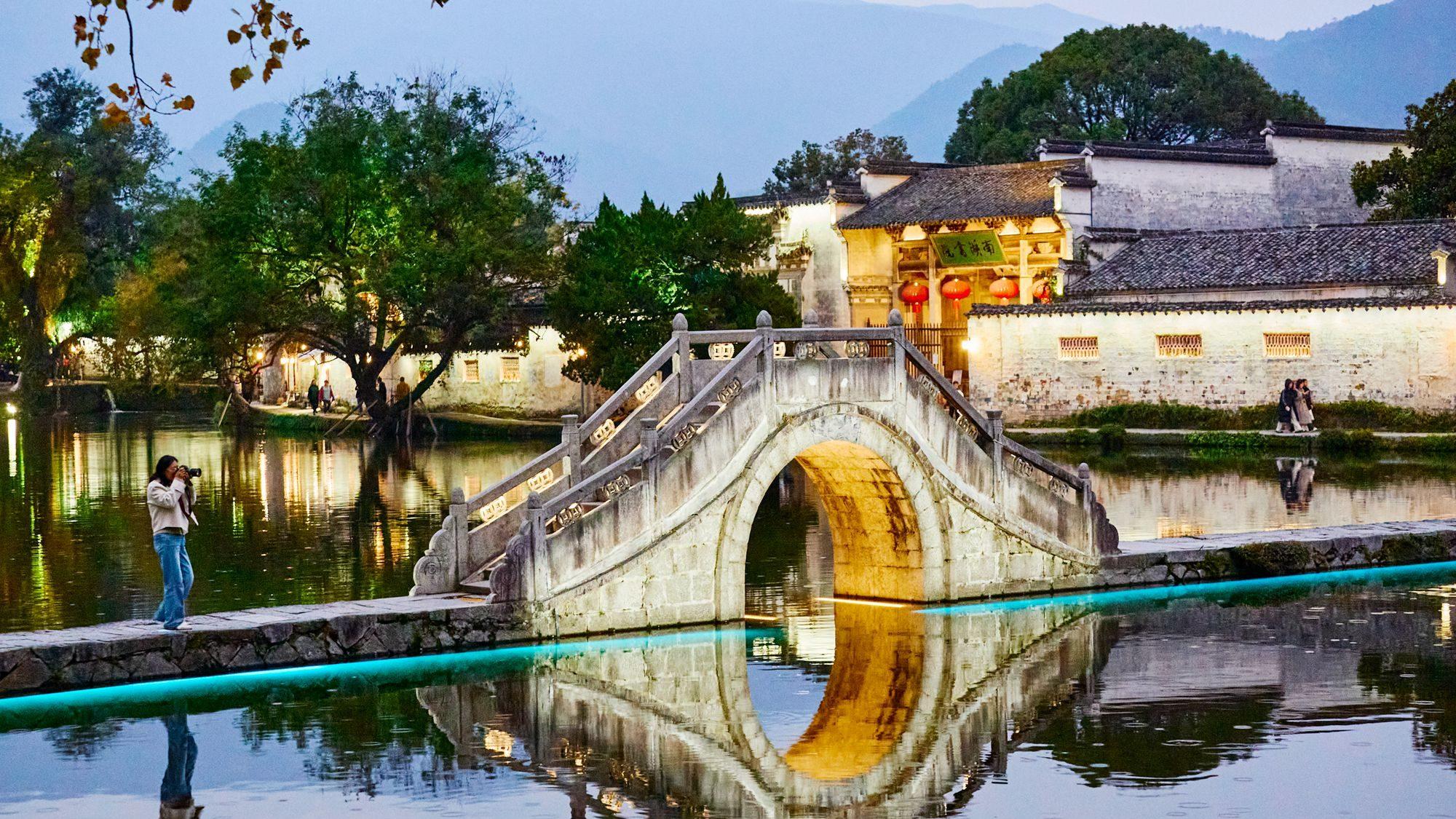 皖南宏村秋意浓，月沼风荷，南湖书声，时光在此温柔地停顿