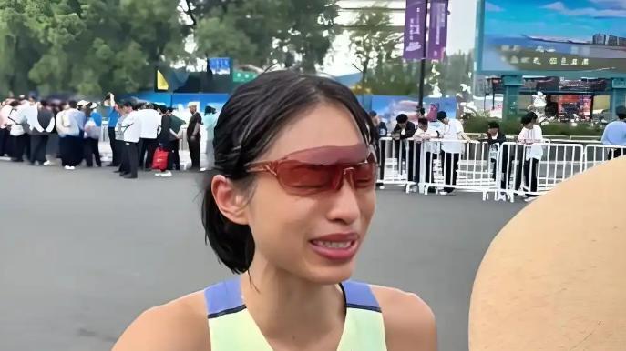 有人替张水华被处分喊冤! 网友: 她的问题不在奖金而在炫耀天天休假