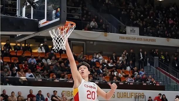 首位CBA直通NBA球员？选秀排名暴涨，中国篮球的超级新星！