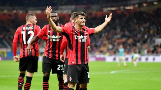 无缘欧冠16强，AC米兰的重建到底是完成了没有啊