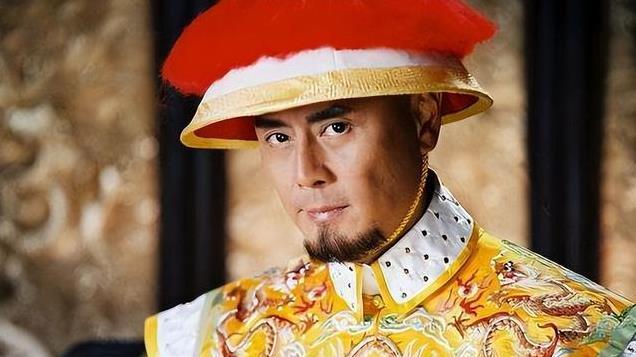 努尔哈赤早上刚死，34岁皇太极晚上就给36岁继母阿巴亥送弓箭