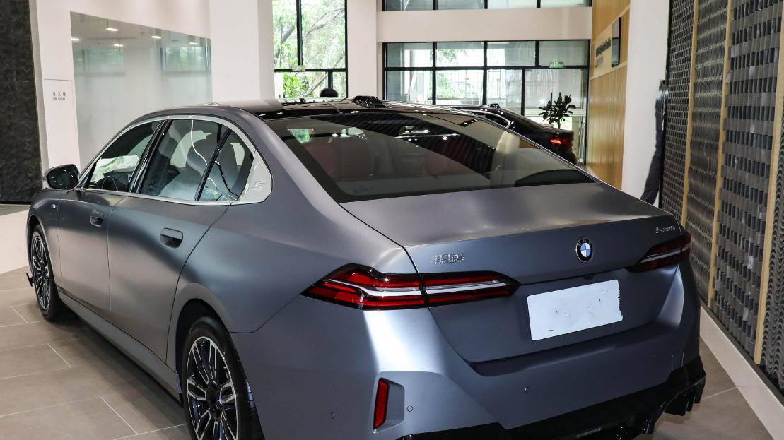 4月9600多台！宝马5系和奥迪A6L奔驰E级之间的销量差距正逐月缩小