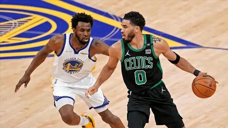 塔图姆：把我的名字和脸挡上，这名26岁的球员取得的成就截然不同