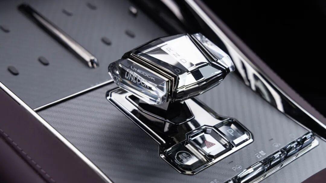 猎装舞者！试驾腾势Z9GT