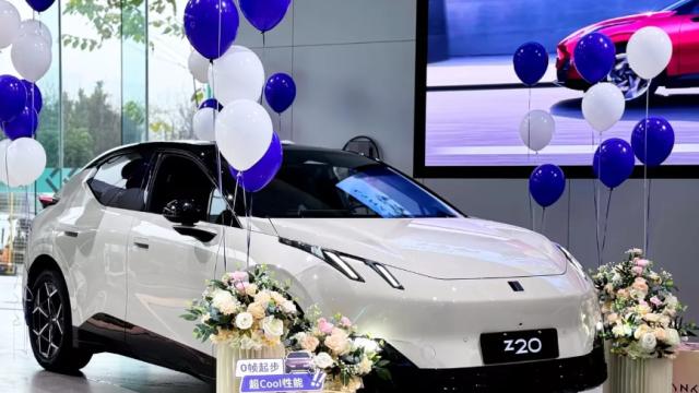 售价13.59 万起的领克Z20，凭啥是年轻人的“菜”？