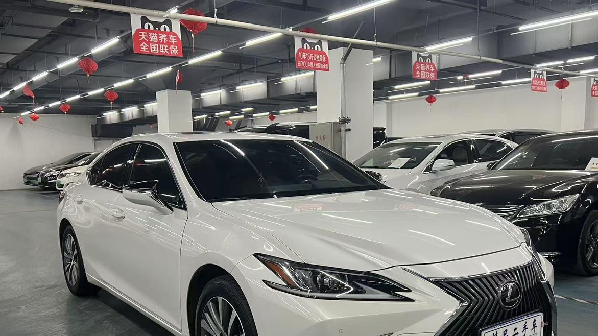 2020款雷克萨斯ES200，7万公里，优雅出行新选择？