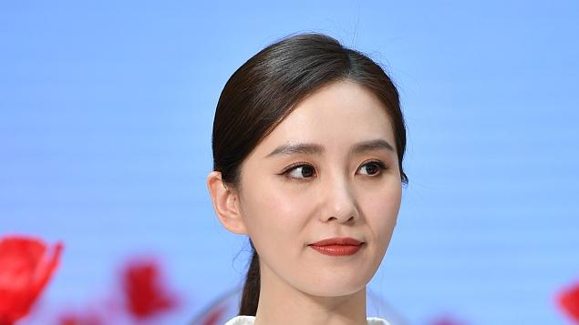 刘诗诗亮相活动气质出众，人淡如菊的美！