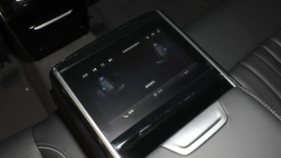 次低配就挺合适，红旗H9产品力均衡，彰显不一样的中式豪华魅力