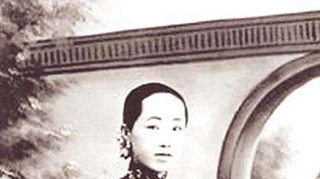 她是陪嫁丫鬟却养育了3院士9才俊，一生未得名分，子女们为她做了件特别的事