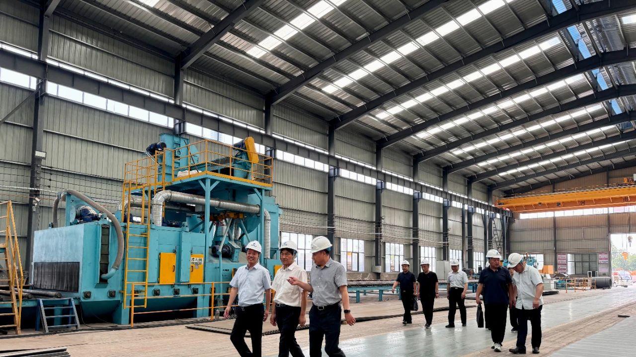 新乡市人大常委会王乐新主任一行莅临河南隧通指导工作