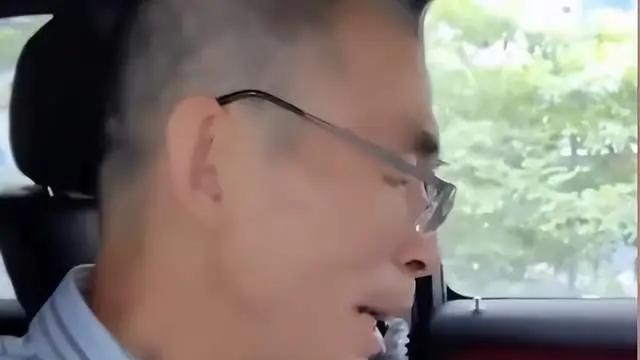 谢浩南回归履历优秀，和老爸像复制粘贴，却有人让感恩买家教得好