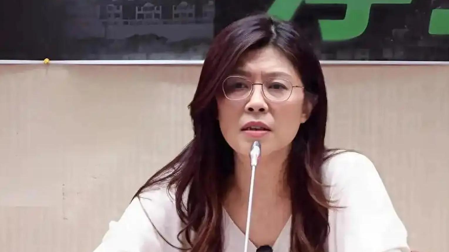 大陆船已进台浅滩，不到24小时，美军避开锋芒，郑丽文算了2笔账