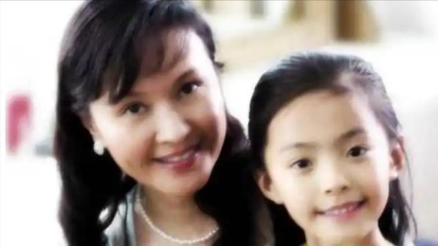 从春晚主持人到养不起孩子的妇女，她咎由自取