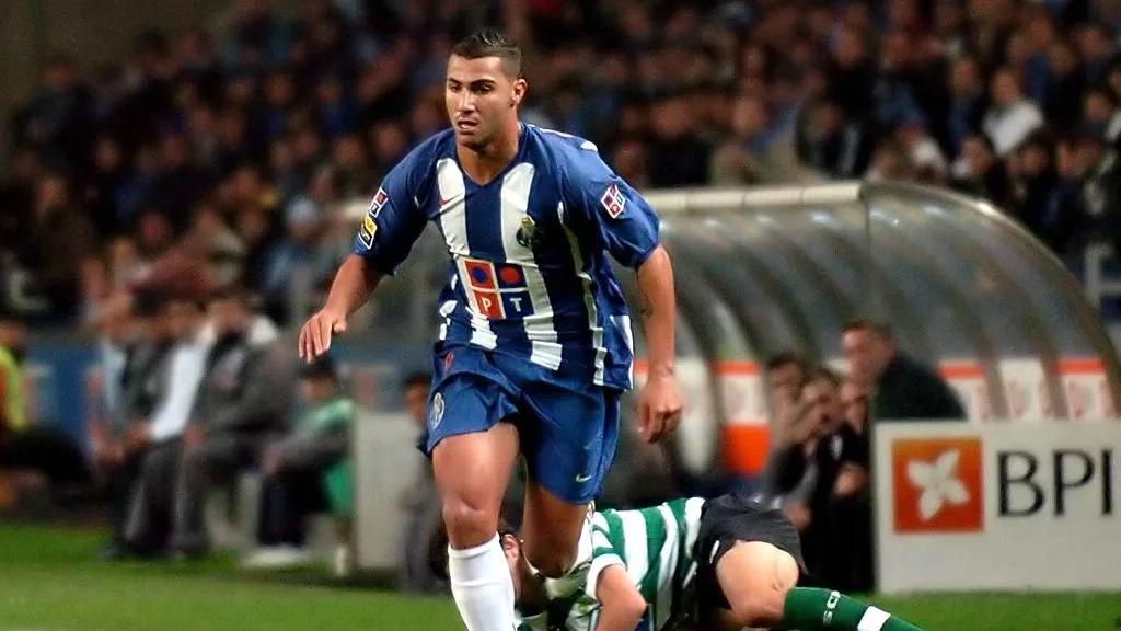 被个性制约的外脚背之王！他用了13年，与兄弟C罗比肩捧杯