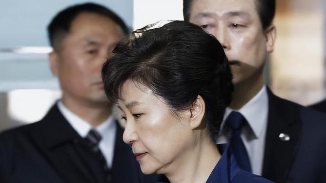 被国会要求逮捕之际，尹锡悦做了两手准备，不想成为下一个朴槿惠