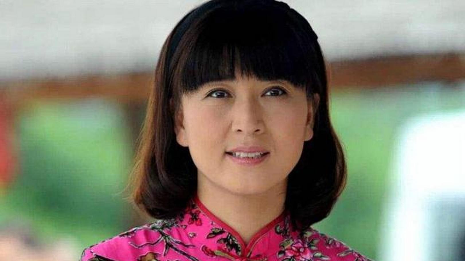 两嫁豪门三度逆袭，闫学晶活成农村女孩天花板